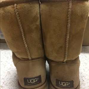 Used Tan classic short Ugg boots size 8